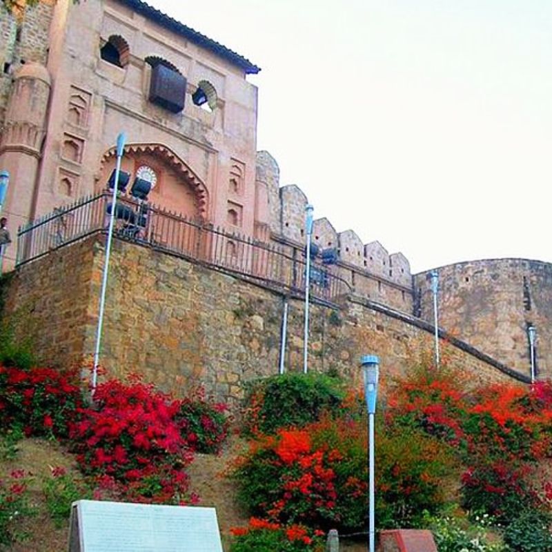 2 Nights and 3 Days Jhansi Weekend Tour Package